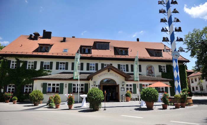 Der schönste Biergarten Münchens. Brauereigasthof Aying.