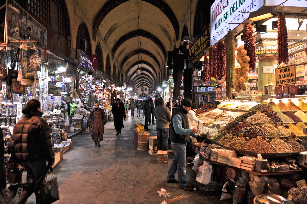 Istanbul Spice Market.Grand Bazaar - FOODHUNTER