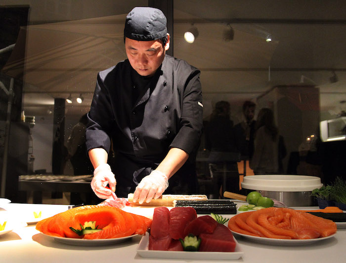 Mit den Fingern essen oder nicht? Alles über Sushi