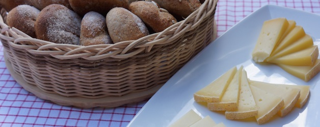 Ohne Kultur kein Käse. Hofkäserei Englhorn Ohne Kultur kein Käse. Hofkäserei Englhorn
