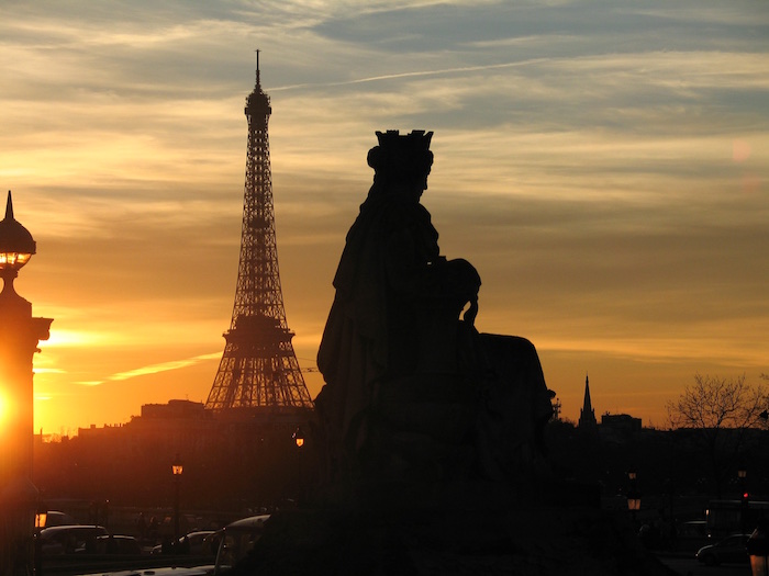 Paris erleben: Flohmarkt, Blutenten und intime Nächte