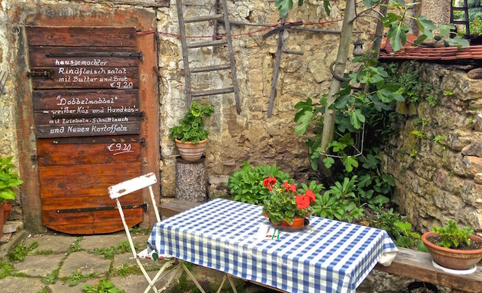 Pfalzfeste: Wein, Flammkuchen, Geselligkeit. Unser Tipp: Hambach