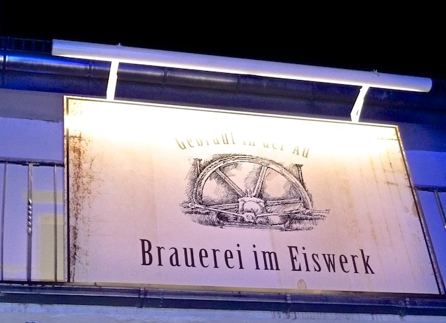 Grünweizen Polaris und Bourbonbock3. Die Mikrobrauerei von Paulaner im historischen Eiswerk