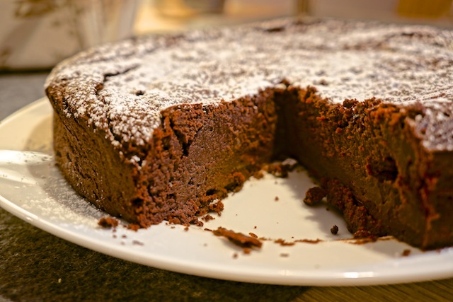 Saftiger Schokoladenkuchen. Dieses Rezept ist nicht zu toppen!