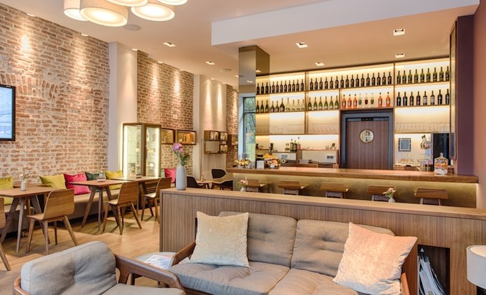 Thompson KW Lounge – Kamin, Food, Bar