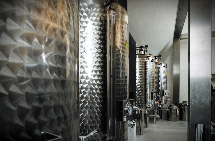 012_Oli_de_Santanyi_High_Tech_Muehle_Edelstahltanks