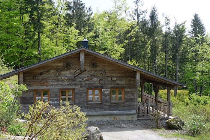 Bergdorf Hüttenhof Bayerischer Wald: Chalet, Pool, Sauna, Weitblick.