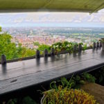 Anders auf dem Turmberg. Hofbistro mit Panorama