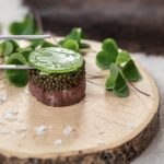 Hirsch im Kaviarkleid mit Sauerampfer - Rezept von Olivier Nasti