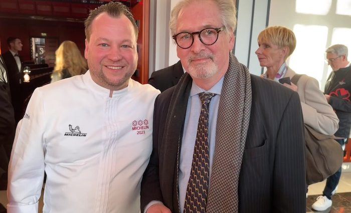 Guide Michelin 2023 - 3 Sterne für Jan Hartwig Guide Michelin 2023 - 3 Sterne für Jan Hartwig